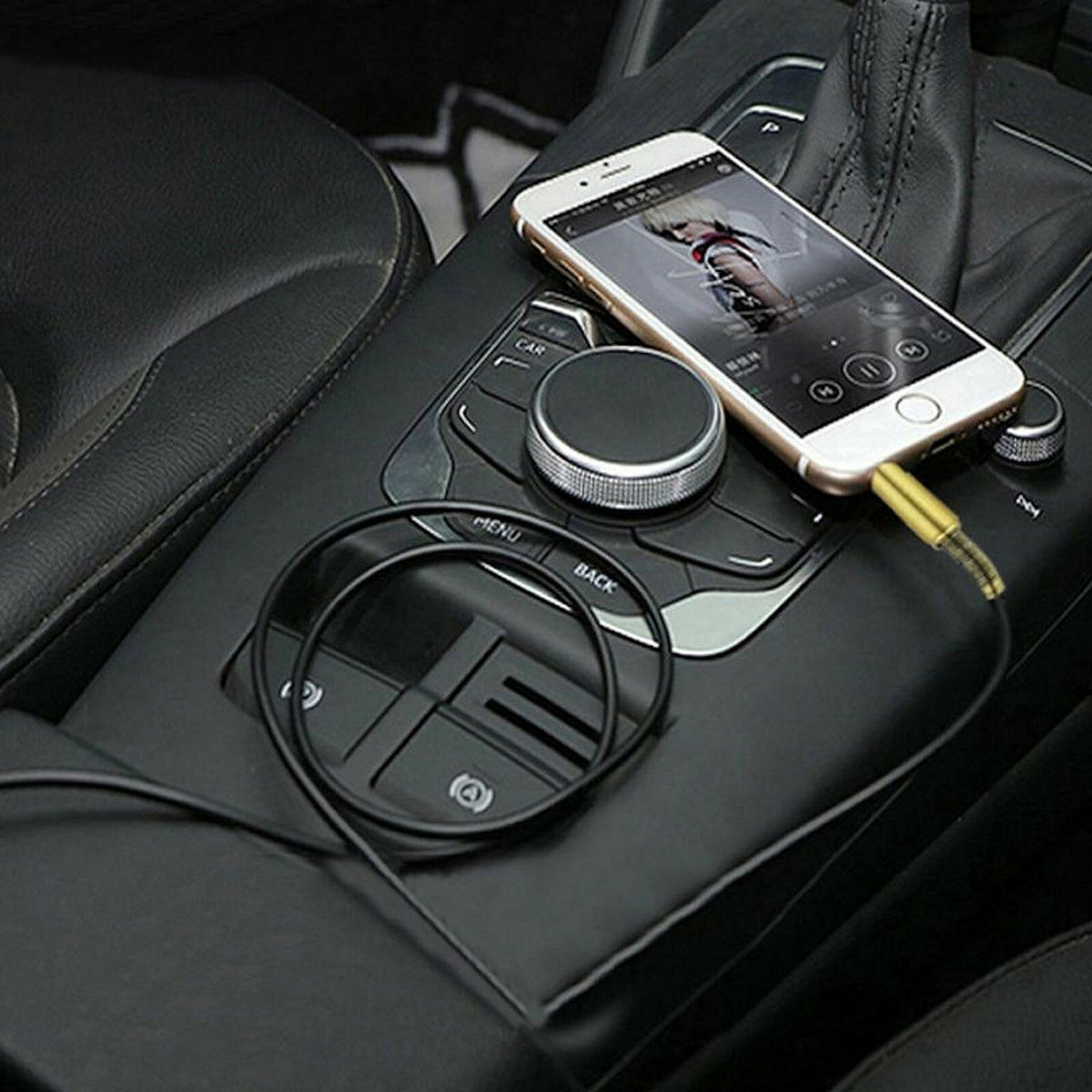 Schwarzes 1 m AUX-Kabel mit Winkelstecker