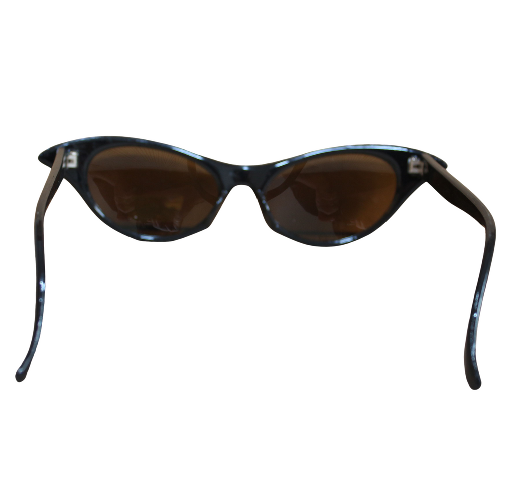 Schwarze Cat-Eye-Sonnenbrille mit braunen Gläsern