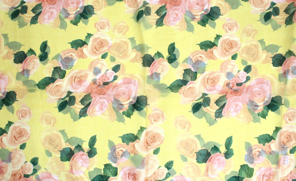 Wunderschoener Loop Schal Bunt Blumen gelb, tolle Farbtöne von ManuMar - 3KShop.de
