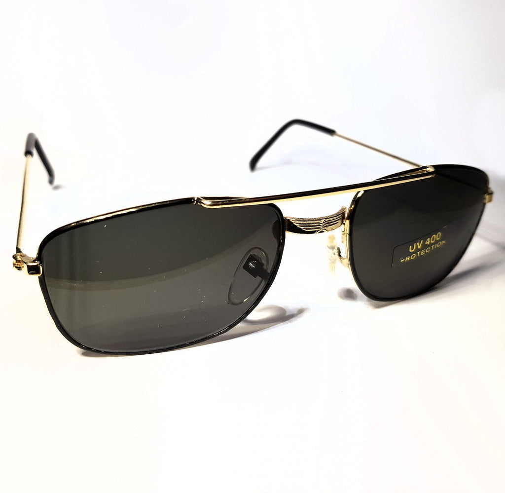 Gold-schwarze Piloten-Sonnenbrille im Porsche-Stil