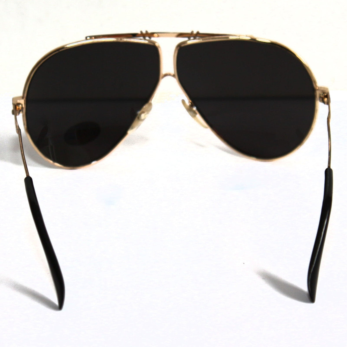 Gold-schwarze Piloten-Sonnenbrille im Porsche-Stil
