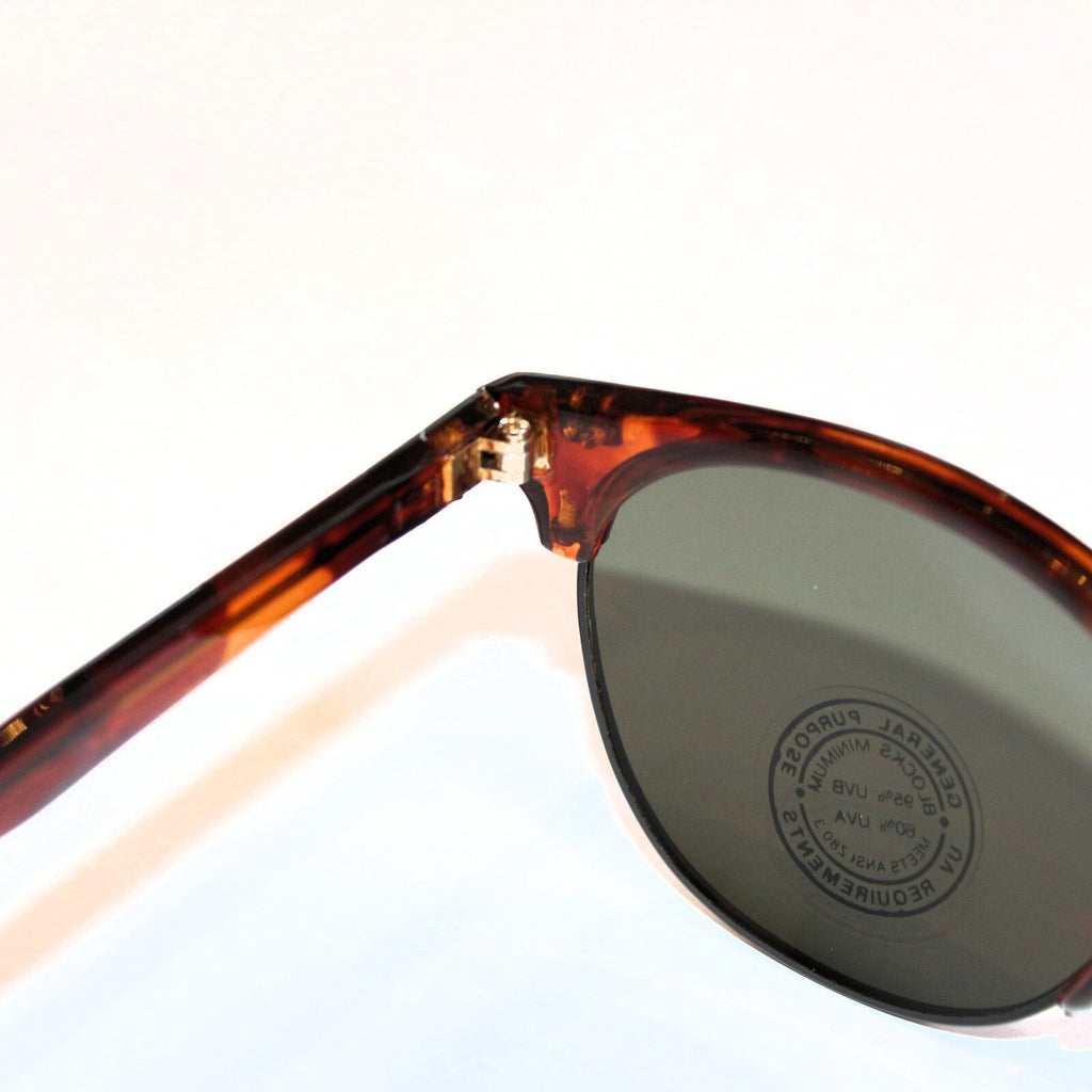 Braune Vintage-Retro-Sonnenbrille im Unisex-Design