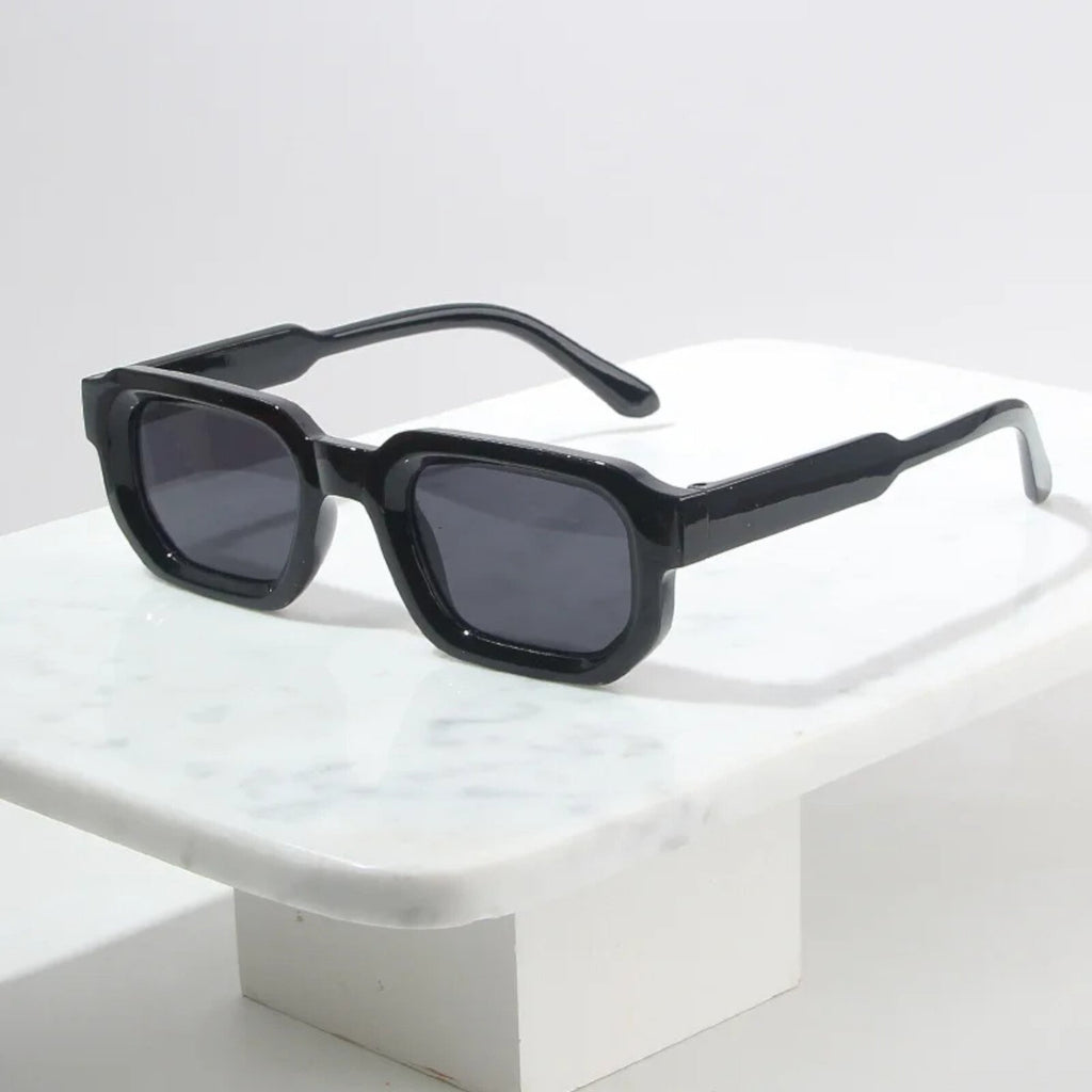 Glänzend schwarze Retro-Partybrille