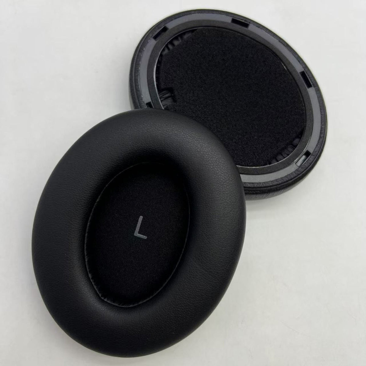Ohrpolster für Sennheiser Momentum 4 / 5 Over Ear Kunstleder Schwarz Einrastring - 3KShop.de