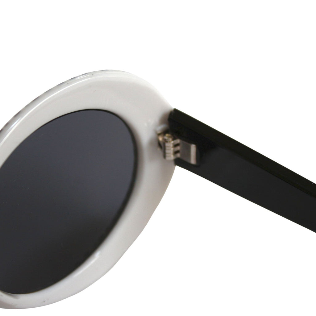 Schwarz-weiß karierte Cat-Eye-Partybrille