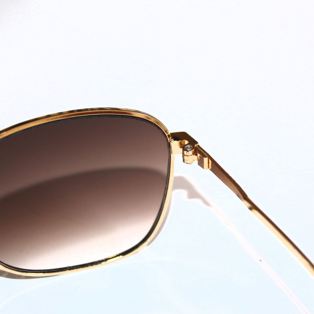 Gold-schwarze Vintage-Retro-Sonnenbrille Unisex