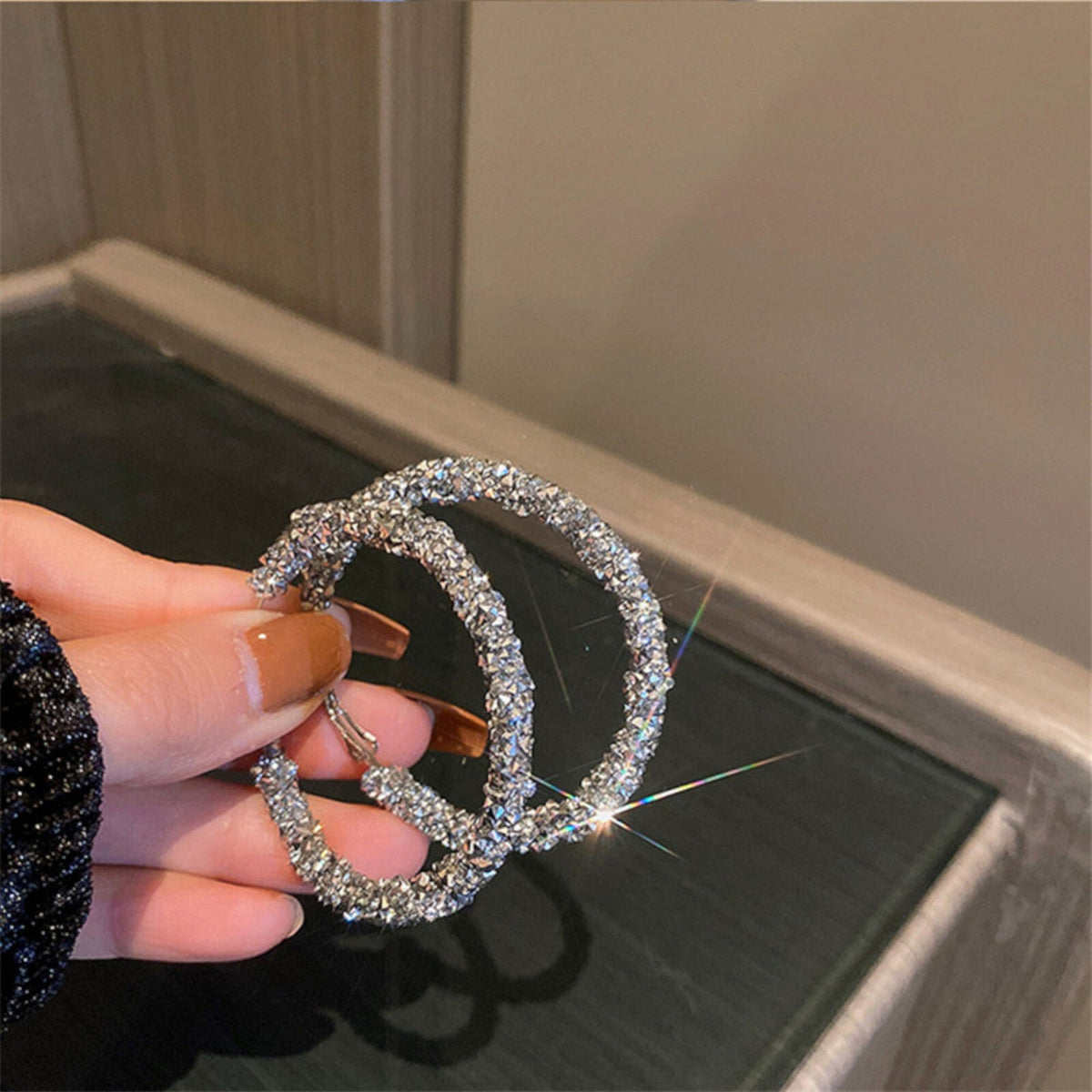 Silberne Strass-Creolen aus Edelstahl