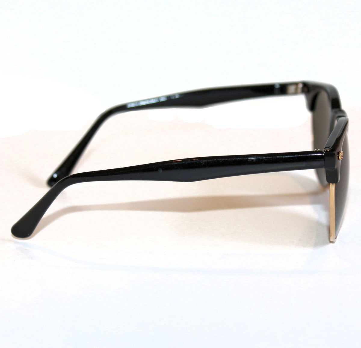 Schwarze Vintage-Retro-Sonnenbrille im Unisex-Design