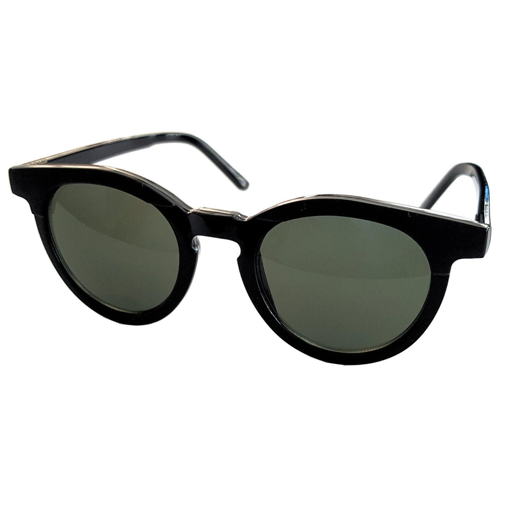 Schwarze Cat-Eye-Sonnenbrille matt und glänzend