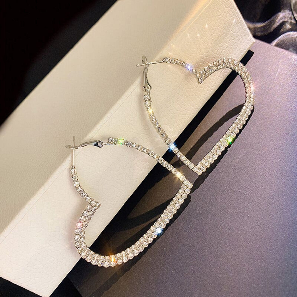 Silberne Strass-Herz-Creolen aus Edelstahl