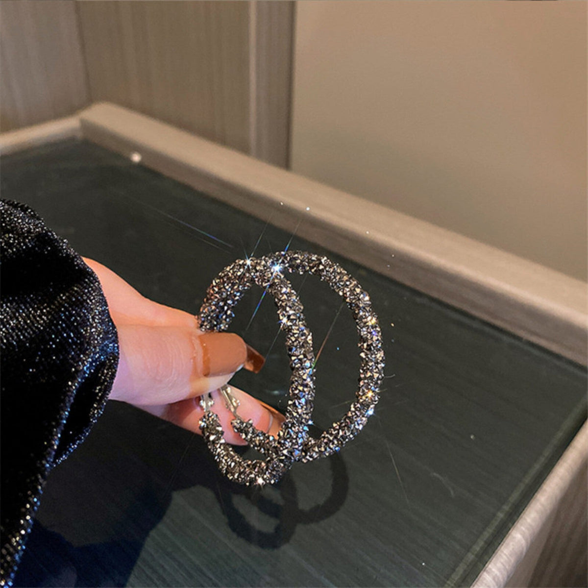 Schwarz-silberne Strass-Creolen aus Edelstahl