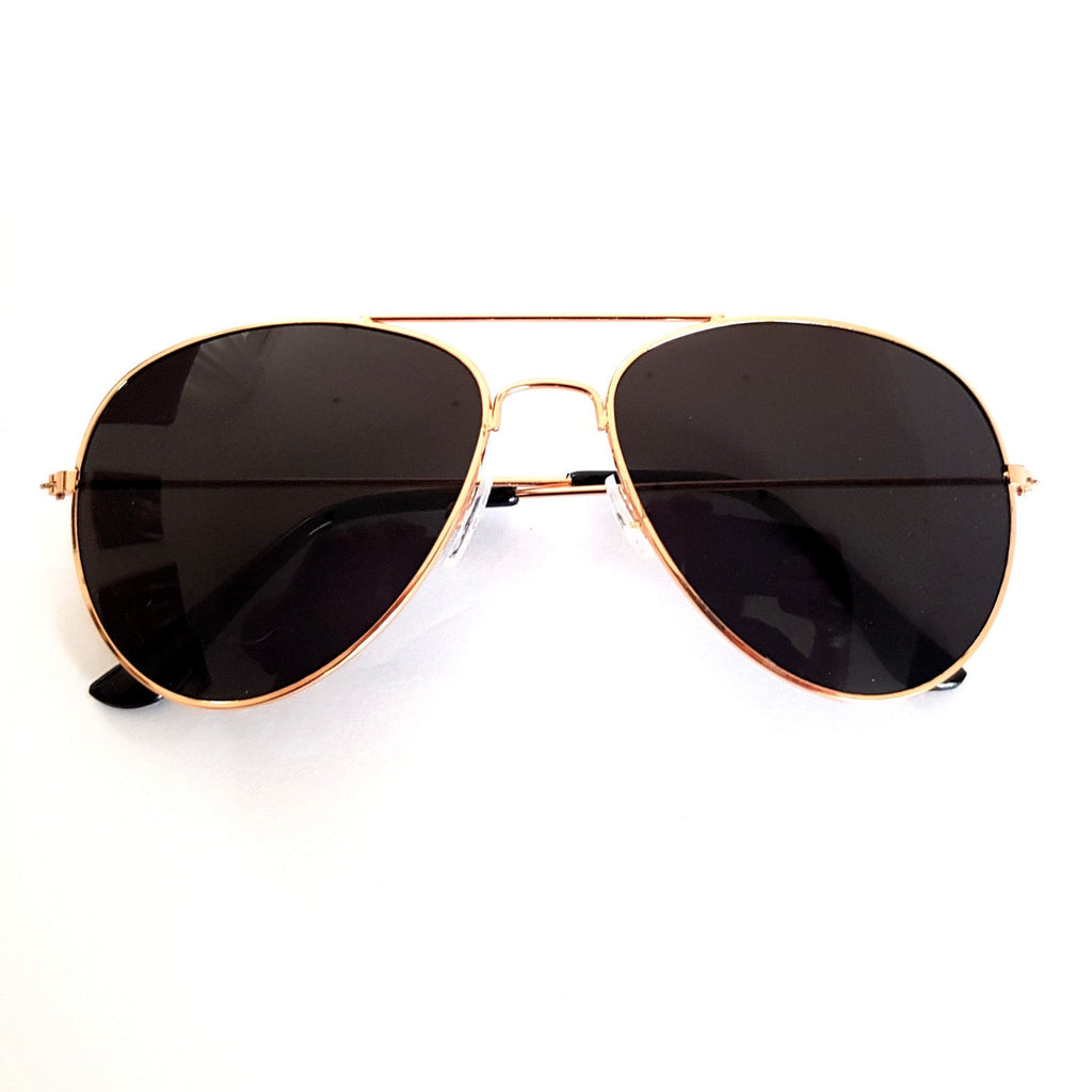 Kupferfarbene Piloten-Sonnenbrille mit dunklen Gläsern