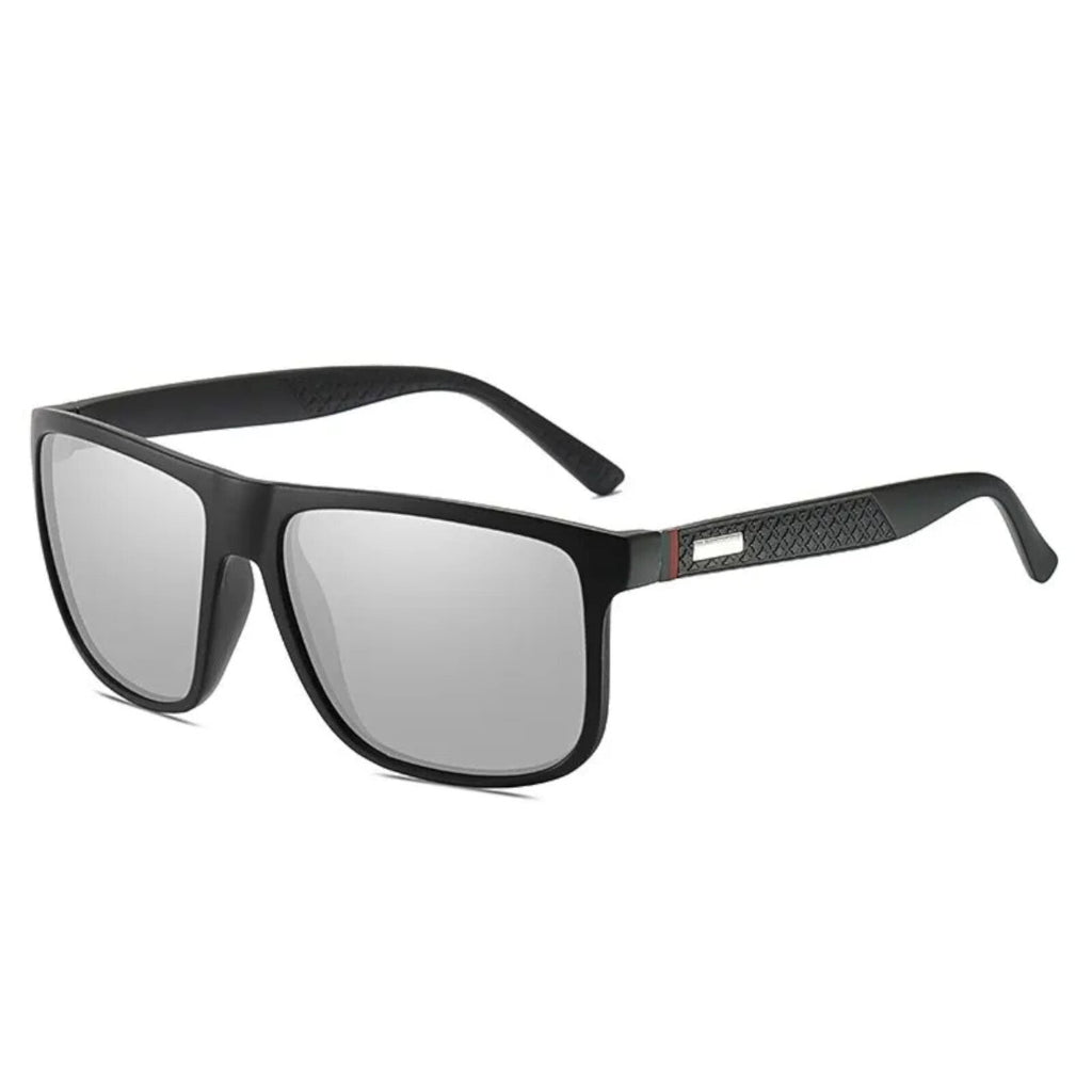 Matt-schwarze Sonnenbrille mit silbernen Spiegelgläsern