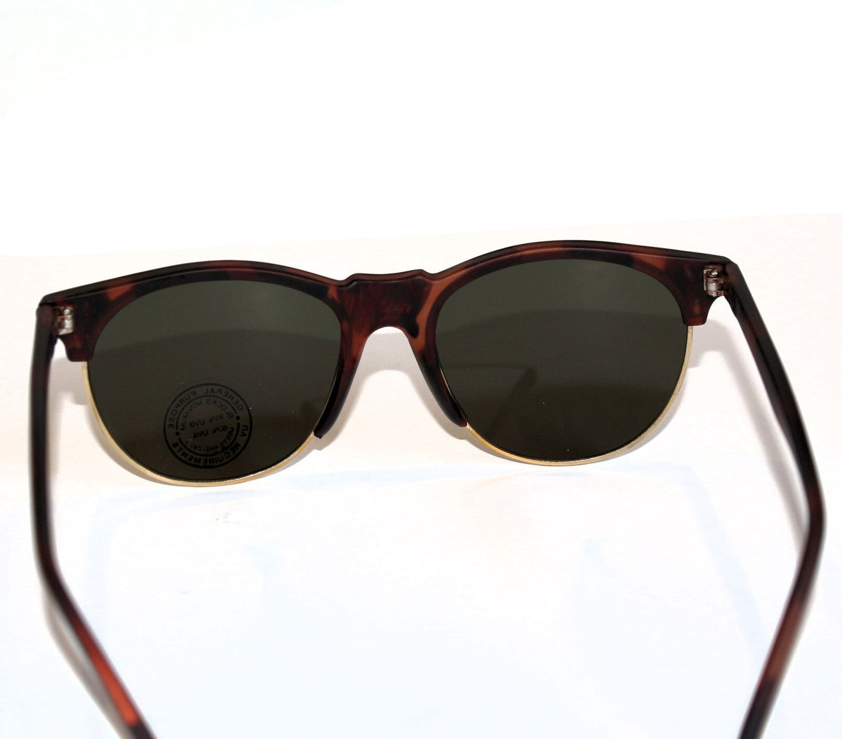 Mattbraune Vintage-Retro-Sonnenbrille im Unisex-Design