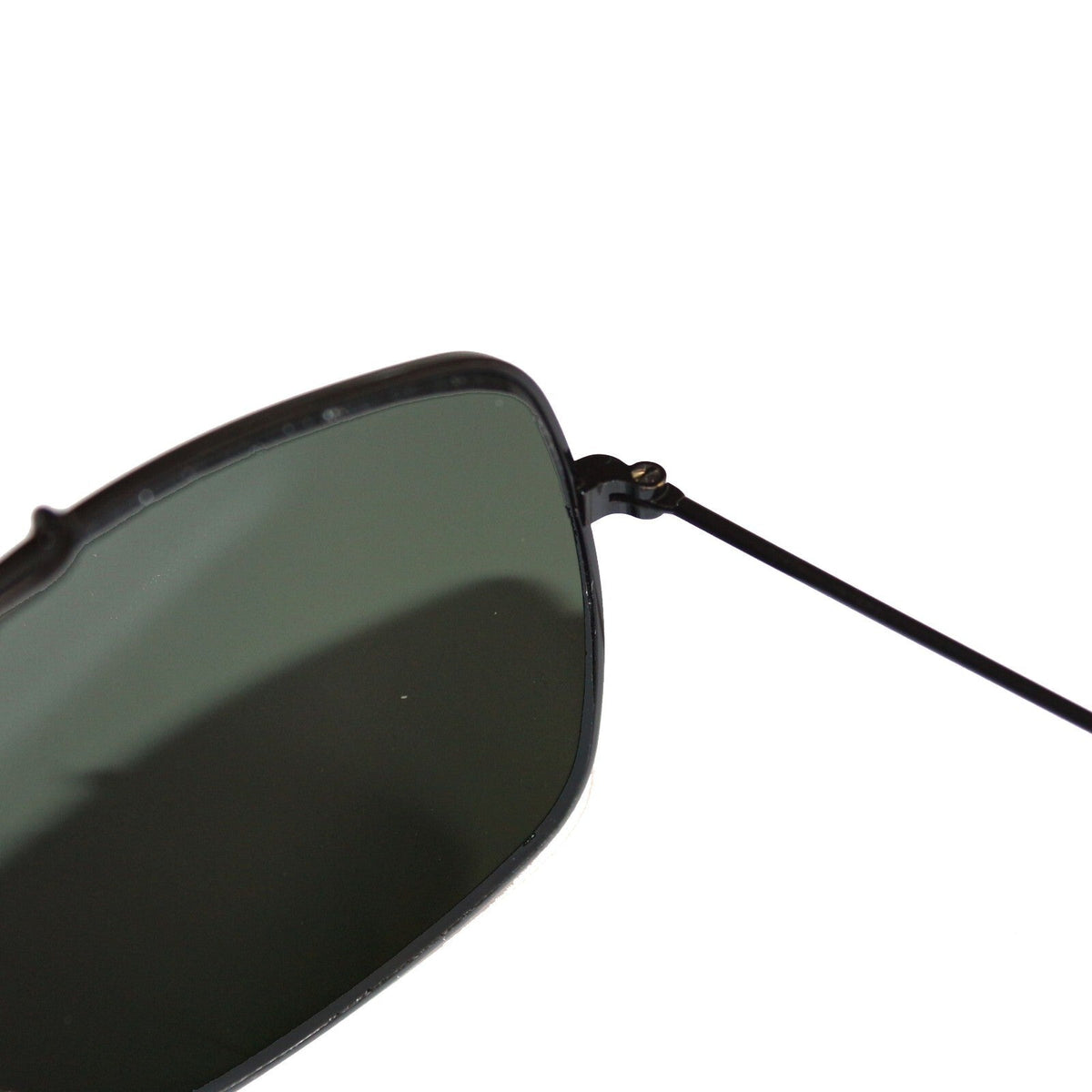 Gold-schwarze Piloten-Sonnenbrille im Porsche-Stil
