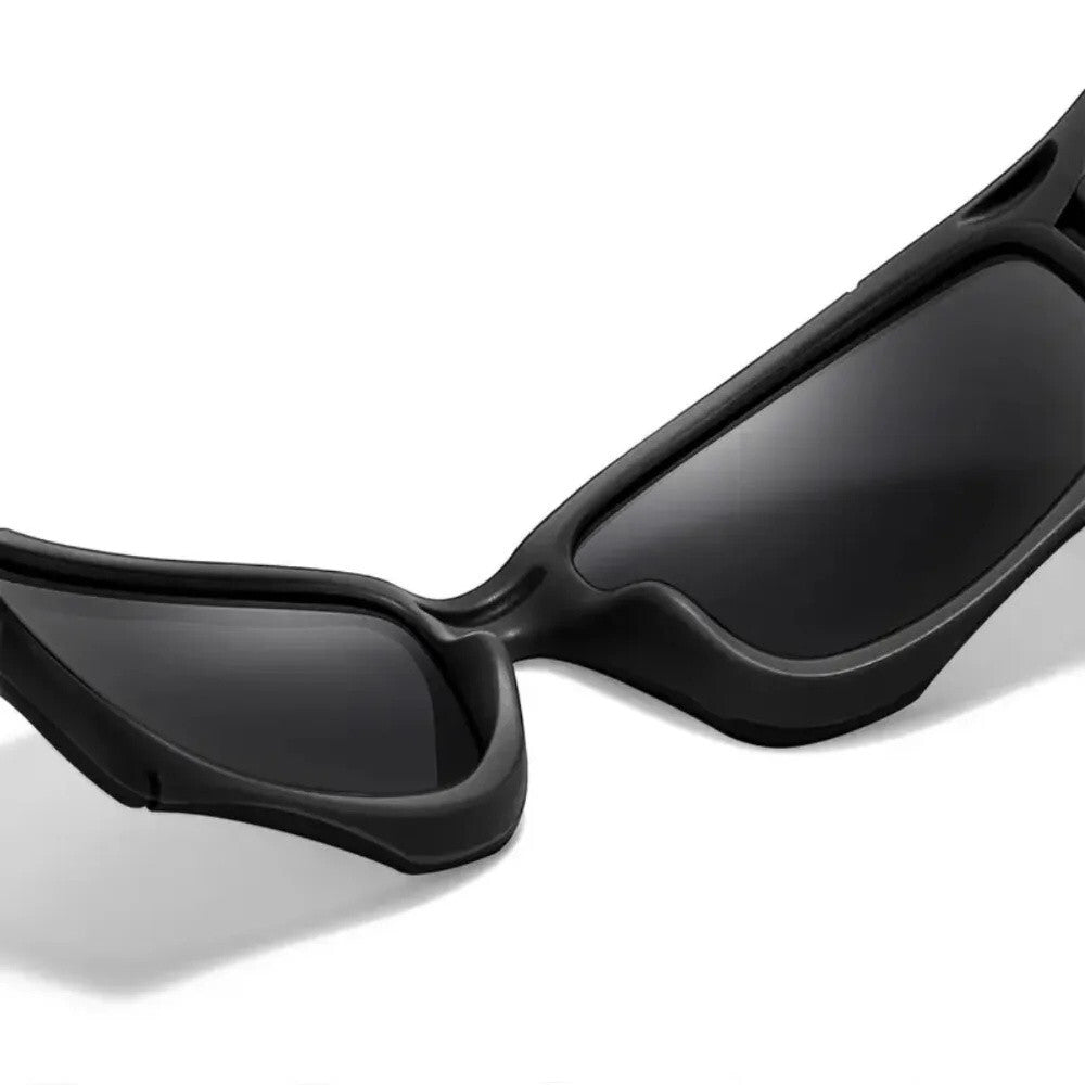 Schwarze Sport-Sonnenbrille aus Polycarbonat