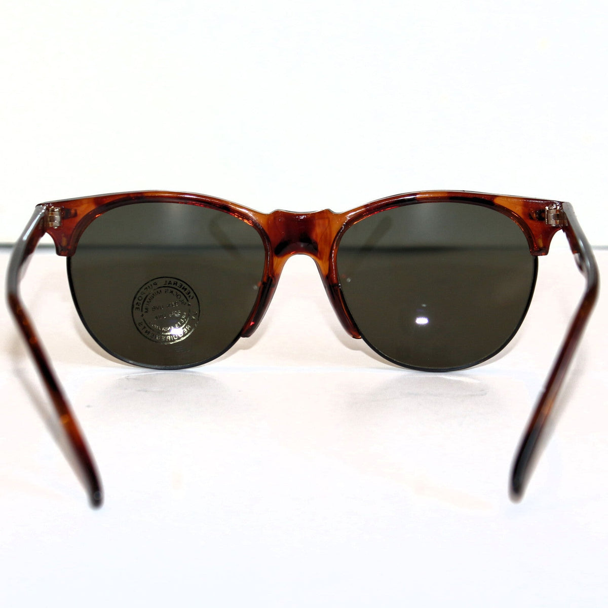 Braune Vintage-Retro-Sonnenbrille im Unisex-Design