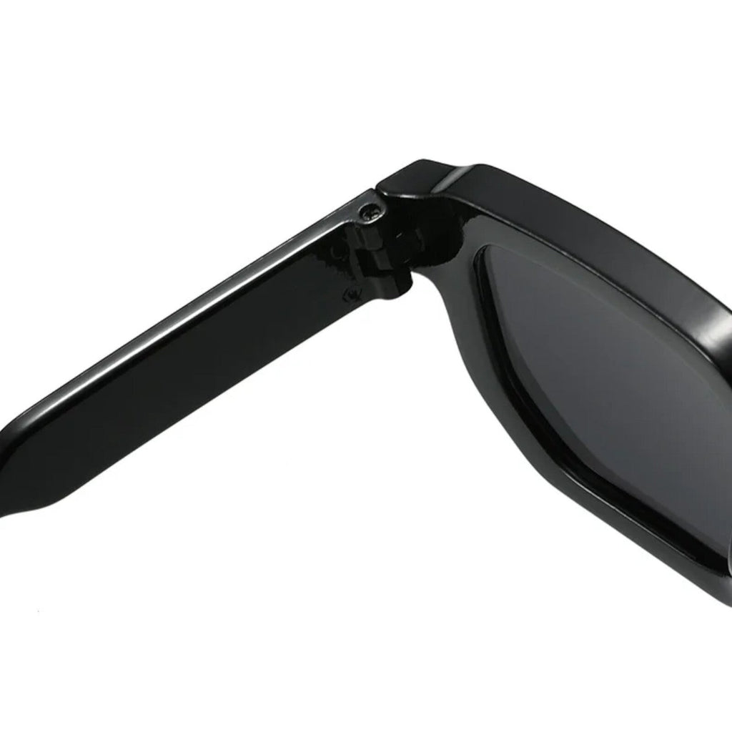 Glänzend schwarze Retro-Partybrille