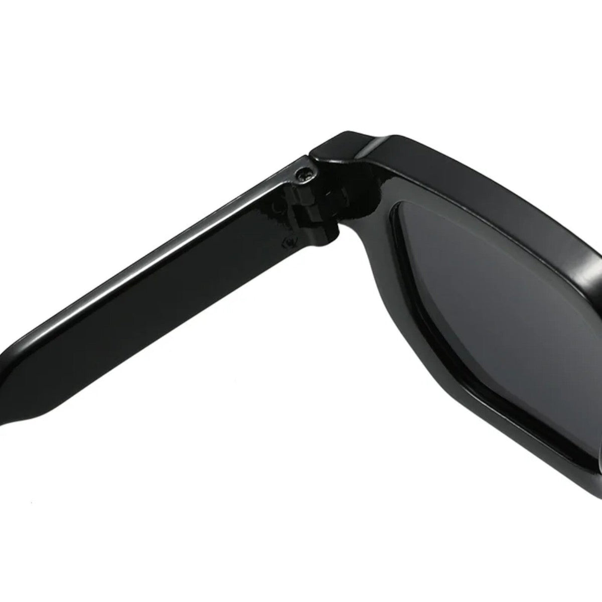 Glänzend schwarze Retro-Partybrille