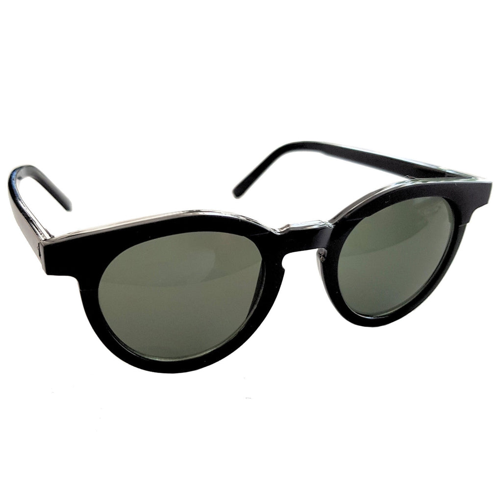 Schwarze Cat-Eye-Sonnenbrille matt und glänzend