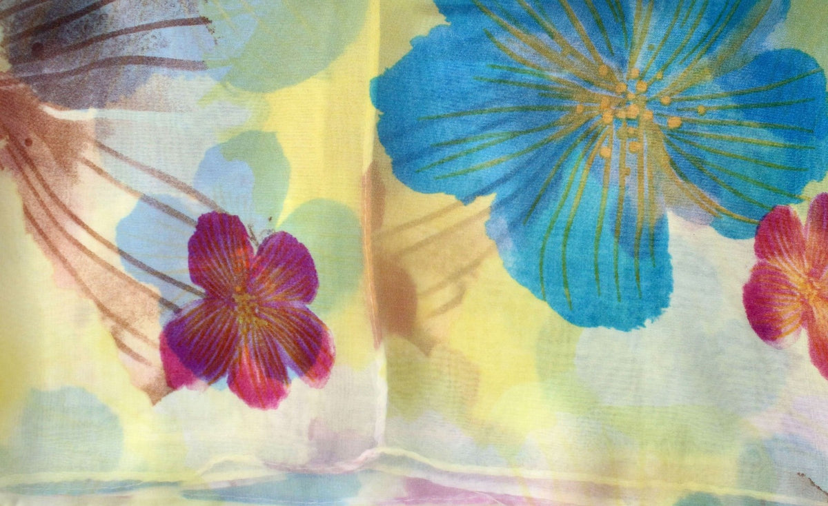 Wunderschoener Loop Schal Bunt Blumen gelb rot blau, tolle Farbtöne von ManuMar - 3KShop.de