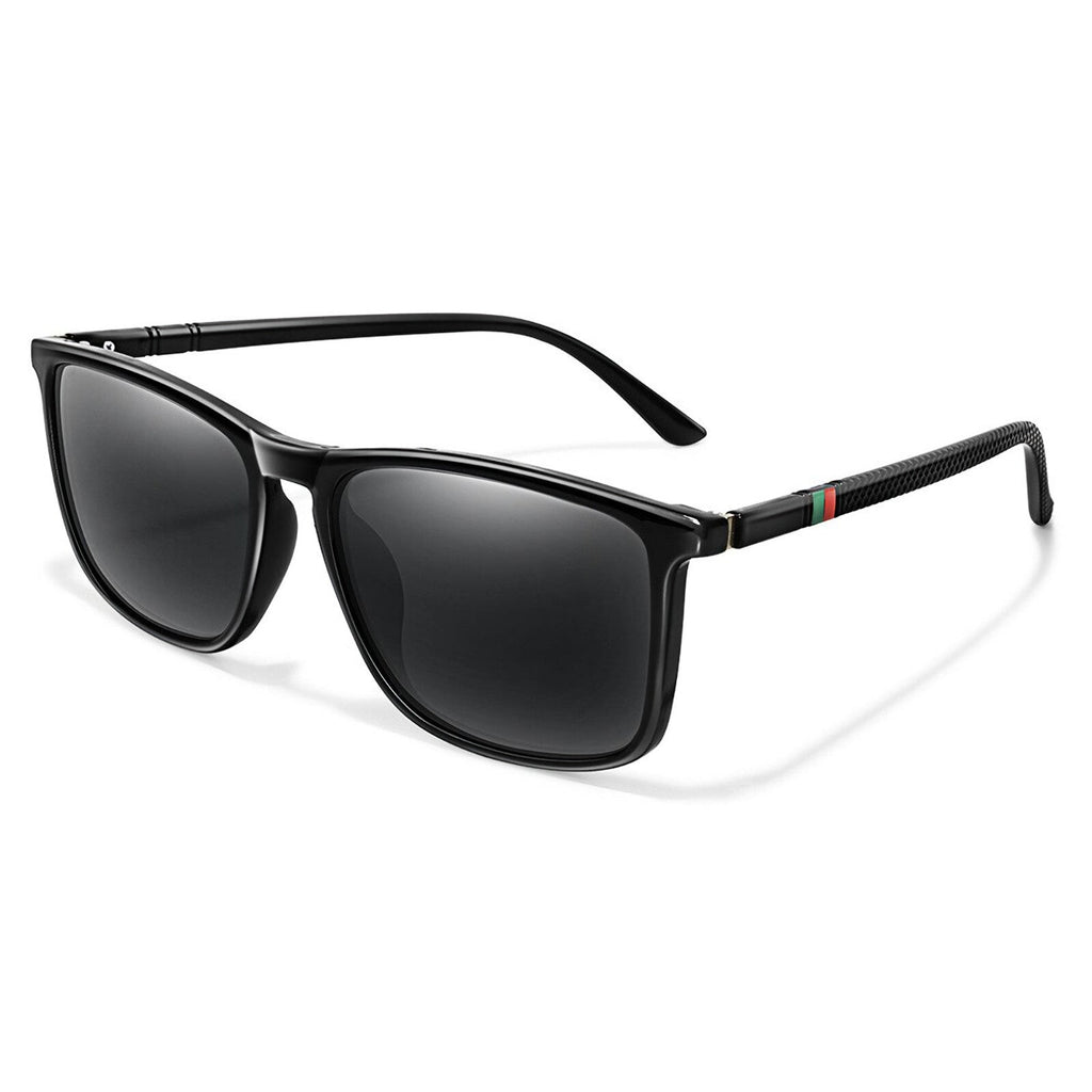 Schwarze Sonnenbrille mit dunklen Gläsern