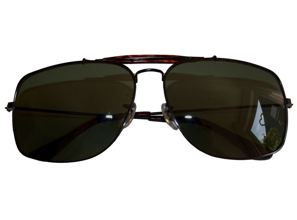 Gold-schwarze Piloten-Sonnenbrille im Porsche-Stil