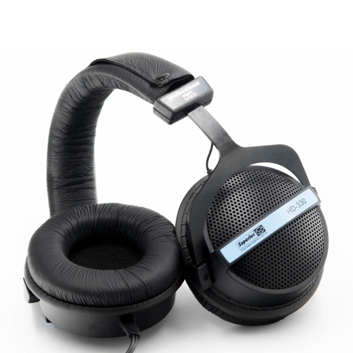 Schwarz-silberne Superlux HD330 Kopfhörer